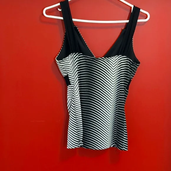 Tank top - Picture 2 of 2